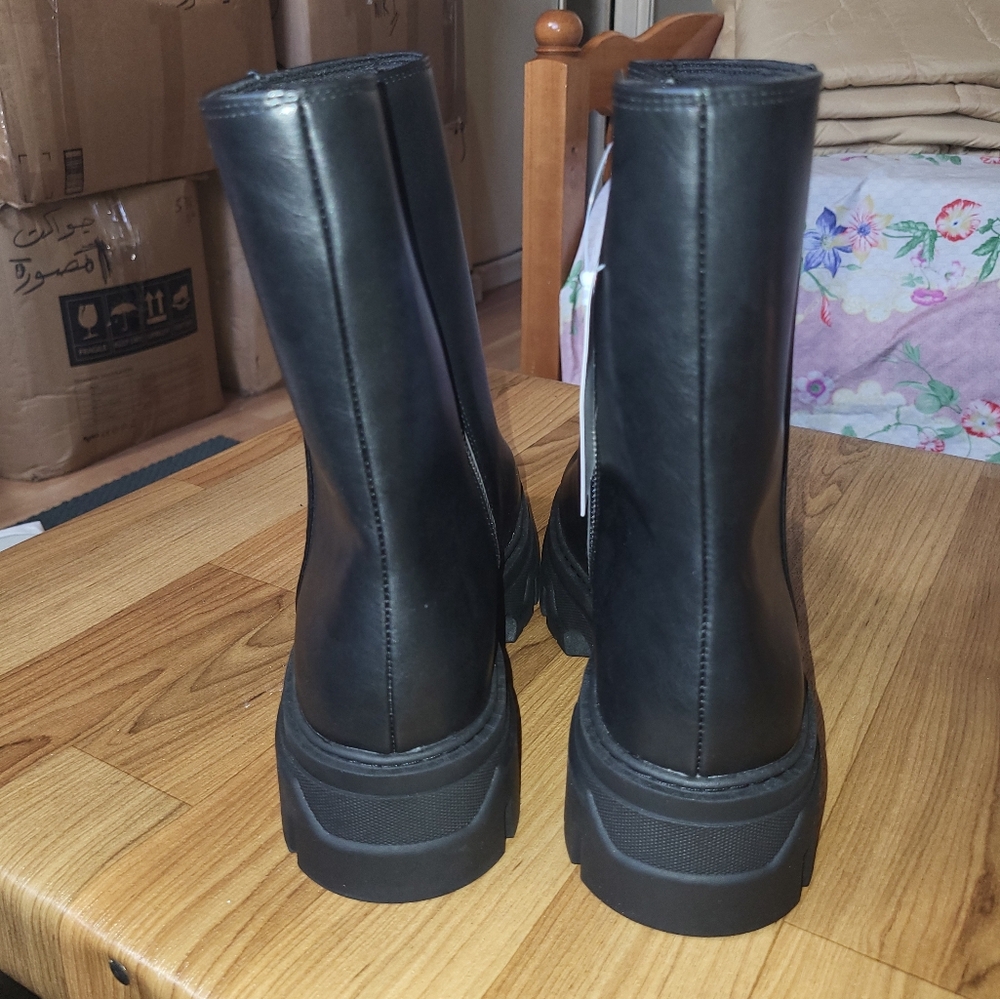 NEW with Tags H&M Chunky Chelsea Boots Women's Size 11 - Picture 5 of 9